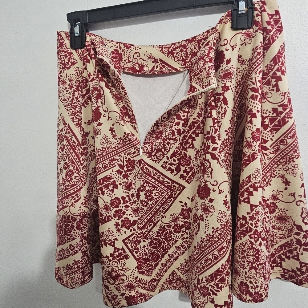 Anthropologie WAYF flare red and cream floral mini skirt. Size medium. - Picture 3 of 5